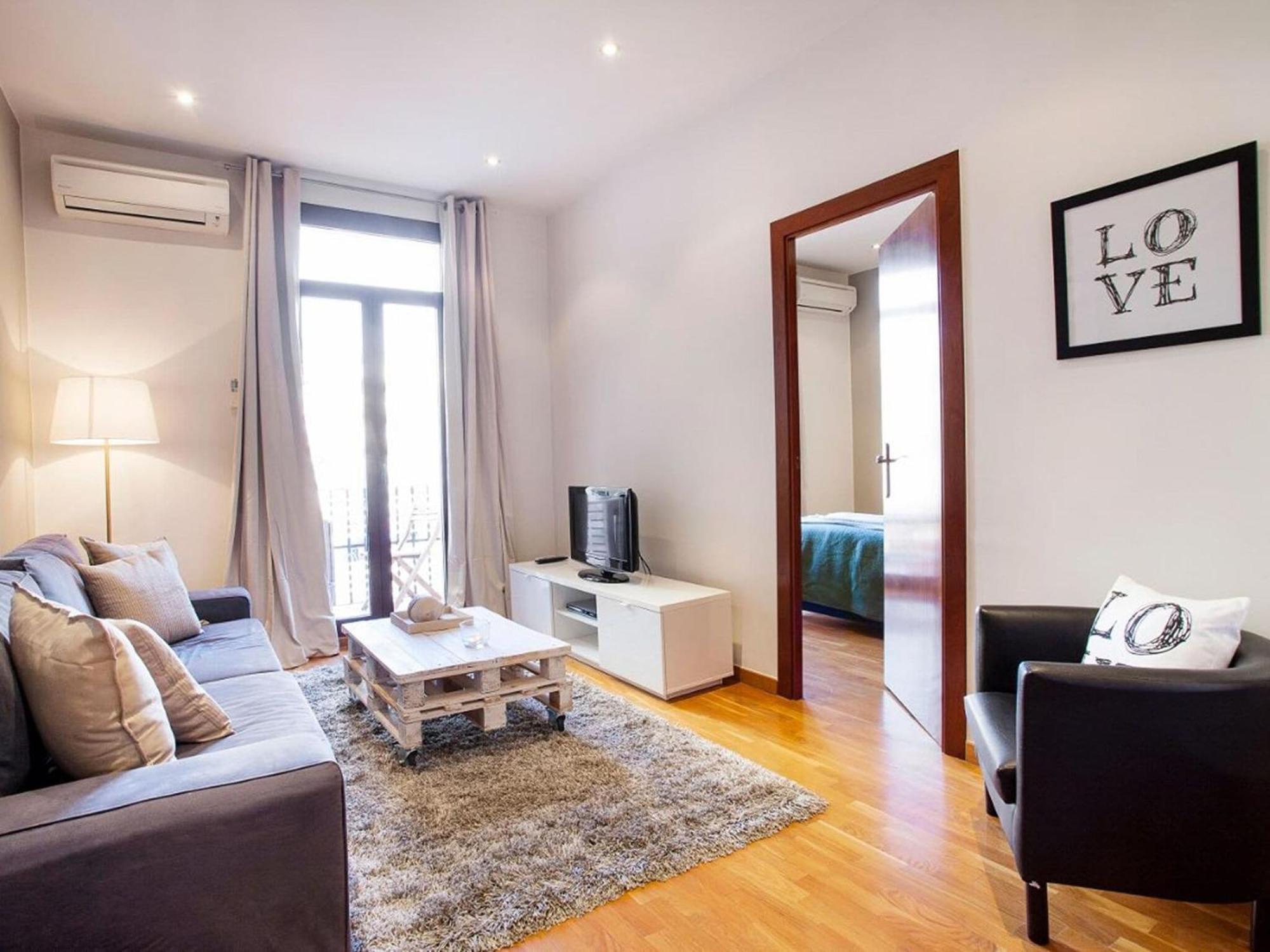 Apartment Lush In *